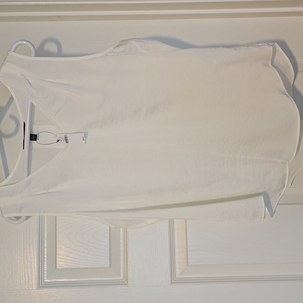 Creamy White Sleeveless V-Neck Top